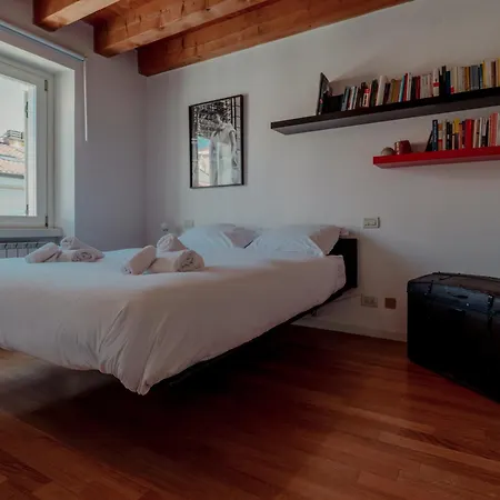 Finestre Su Cavana Historical Center *