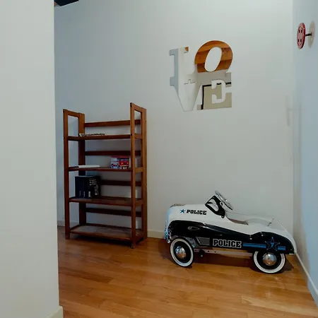 Finestre Su Cavana Historical Center * Triëst