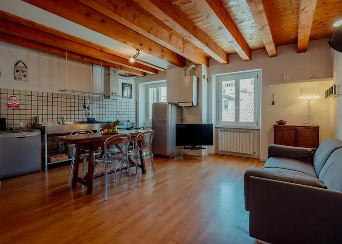 Finestre Su Cavana Historical Center Appartamento