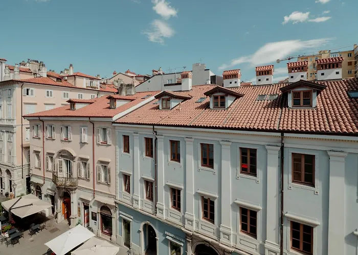 Appartamento Finestre Su Cavana Historical Center *