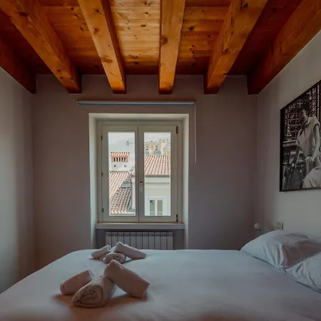 Апартаменты Finestre Su Cavana Historical Center