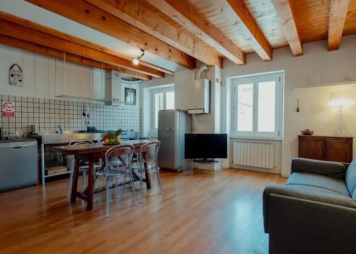 Finestre Su Cavana Historical Center Daire