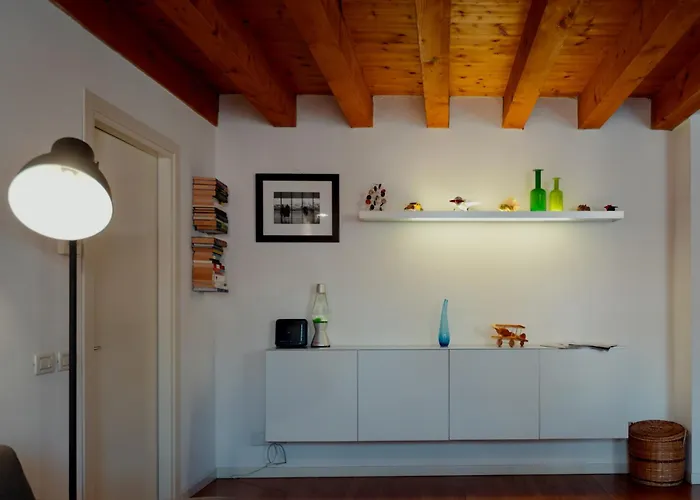 Finestre Su Cavana Historical Center