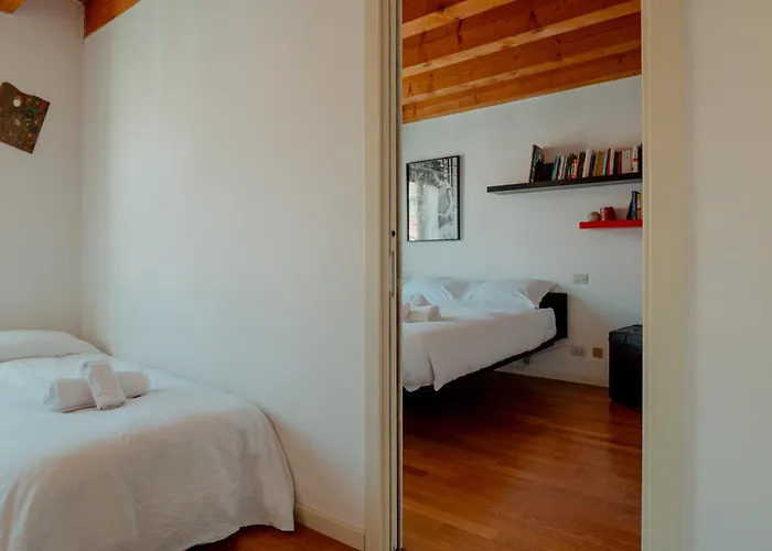 Finestre Su Cavana Historical Center Trieste