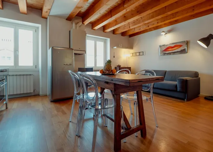 Finestre Su Cavana Historical Center